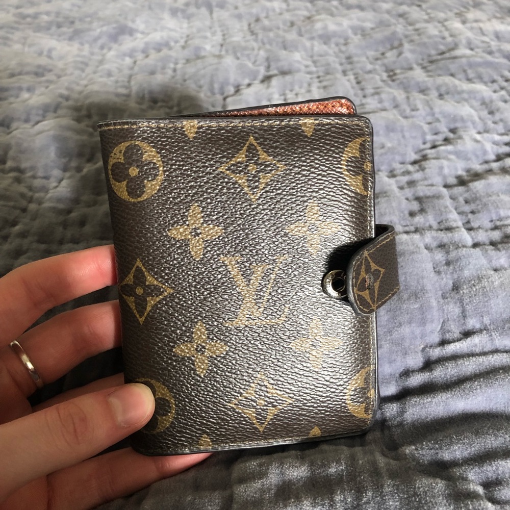 LV wallet